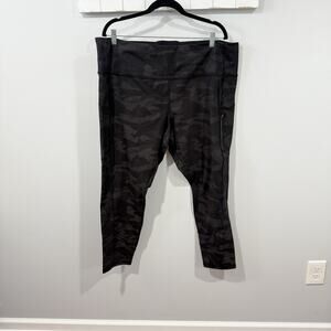 Athleta Rainier Reflective Cropped Tight 3XL Black Camo Leggings